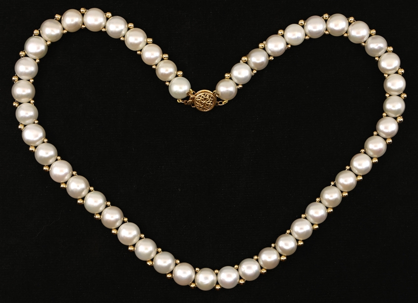 BUTTON PEARL AND 14K YELLOW GOLD NECKLACE