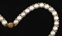 BUTTON PEARL AND 14K YELLOW GOLD NECKLACE