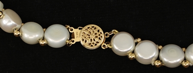 BUTTON PEARL AND 14K YELLOW GOLD NECKLACE