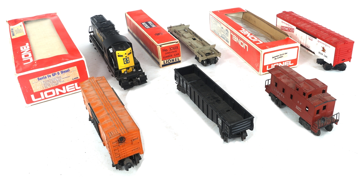 LIONEL O GAUGE MODEL TRAIN LOCOMOTIVE AND CARS