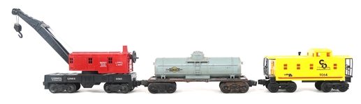 LIONEL O GAUGE MODEL TRAIN CARS & LOCOMOTIVE