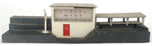 LIONEL O GAUGE MODEL TRAIN ACCESSORIES & BUILDINGS