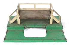 LIONEL O GAUGE MODEL TRAIN ACCESSORIES & BUILDINGS