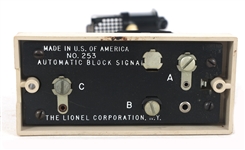 LIONEL MODEL TRAIN ACCESSORIES & TRANSFORMERS
