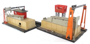LIONEL O GAUGE MODEL TRAIN ACCESSORIES & BUILDINGS