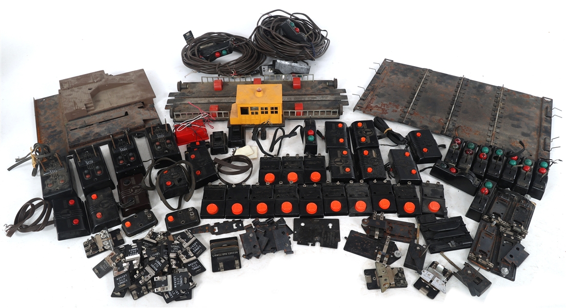 LIONEL MODEL TRAIN HARDWARE AND ACCESSORIES