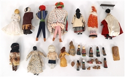 COLLECTIBLE TOURIST TRADE DOLLS 