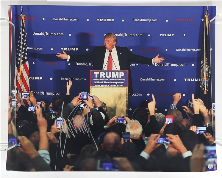 2016 US PRESIDENT DONALD TRUMP AUTOGRAPHED PHOTO