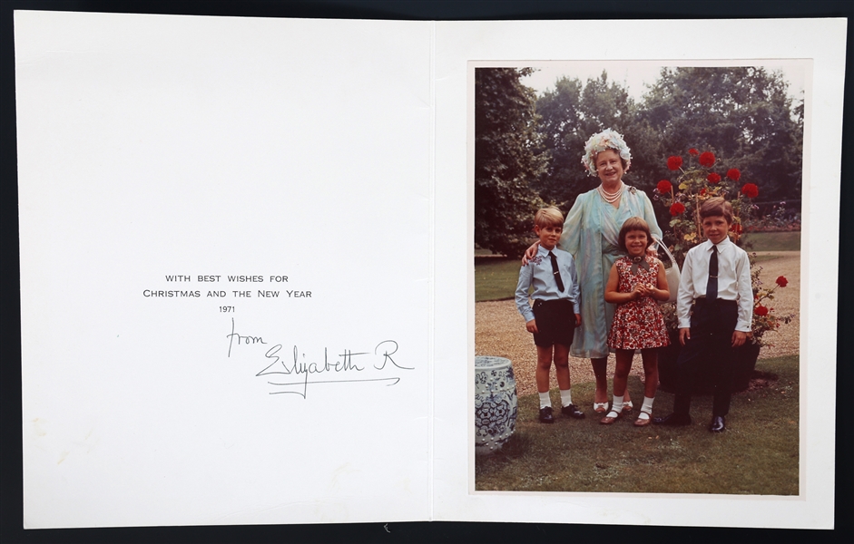 1971 ELIZABETH QUEEN MOTHER SIGNED CHRISTMAS CARD