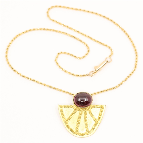 14K YELLOW GOLD CABOCHON GARNET PENDANT WITH CHAIN