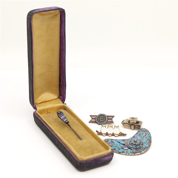 STERLING SILVER ENAMEL & NOVELTY BROOCHES & CHARM