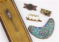STERLING SILVER ENAMEL & NOVELTY BROOCHES & CHARM