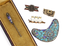 STERLING SILVER ENAMEL & NOVELTY BROOCHES & CHARM