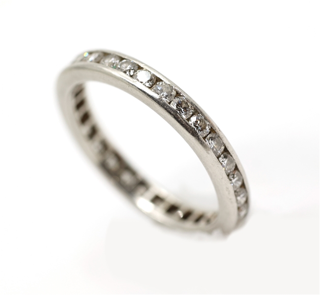 PLATINUM 0.84 CTW DIAMOND ETERNITY BAND 