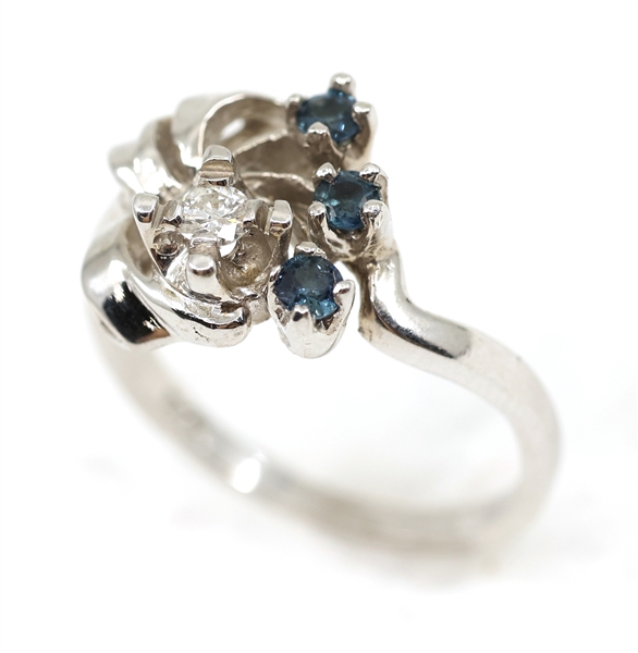 14K WHITE GOLD DIAMOND AND BLUE SAPPHIRE FASHION RING