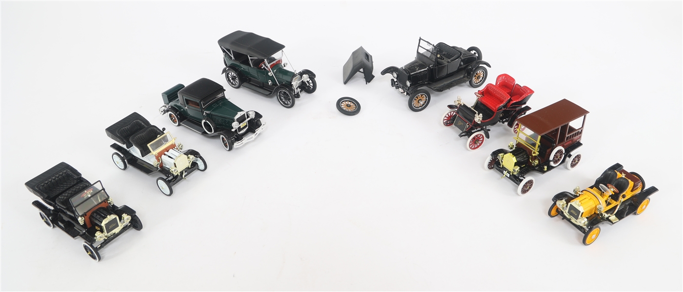 MODEL CARS 1:32 SCALE 