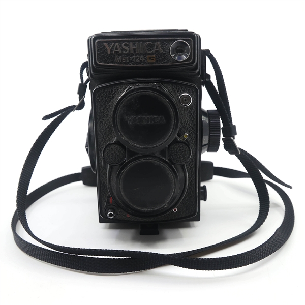 1970s YASHICA MAT-124G FILM CAMERA