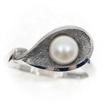 10K WHITE GOLD PEARL FASHION RING