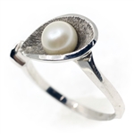 10K WHITE GOLD PEARL FASHION RING