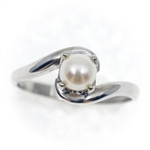 10K WHITE GOLD PEARL FASHION RING