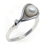 10K WHITE GOLD PEARL FASHION RING