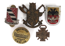 20TH CENTURY INTERNATIONAL TRAVEL / MILITARY SOUVENIRS