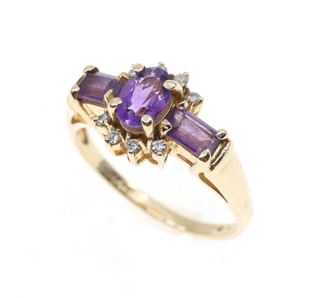 14K YELLOW GOLD AMETHYST & DIAMOND FASHION RING
