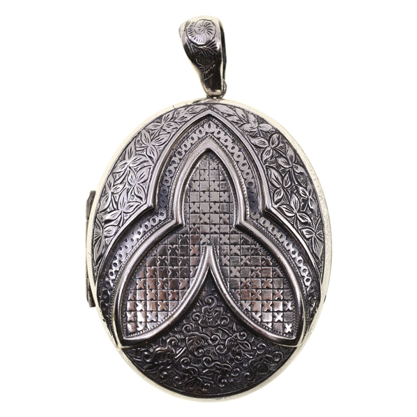 STERLING SILVER DANECRAFT OVAL-SHAPED LOCKET PENDANT