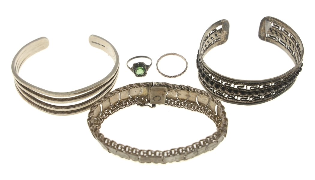 SILVER FASHION RINGS & BRACELETS