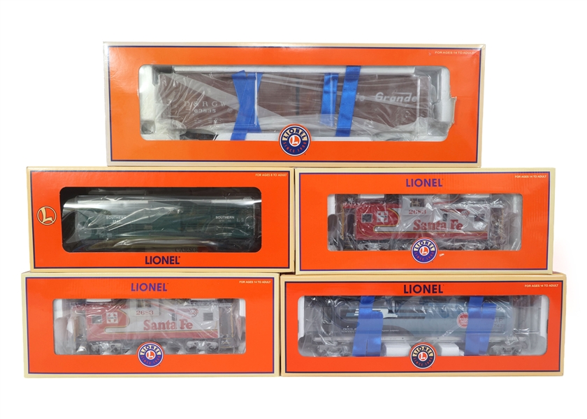 LIONEL O GAUGE TRAIN CARS - LOT OF 5