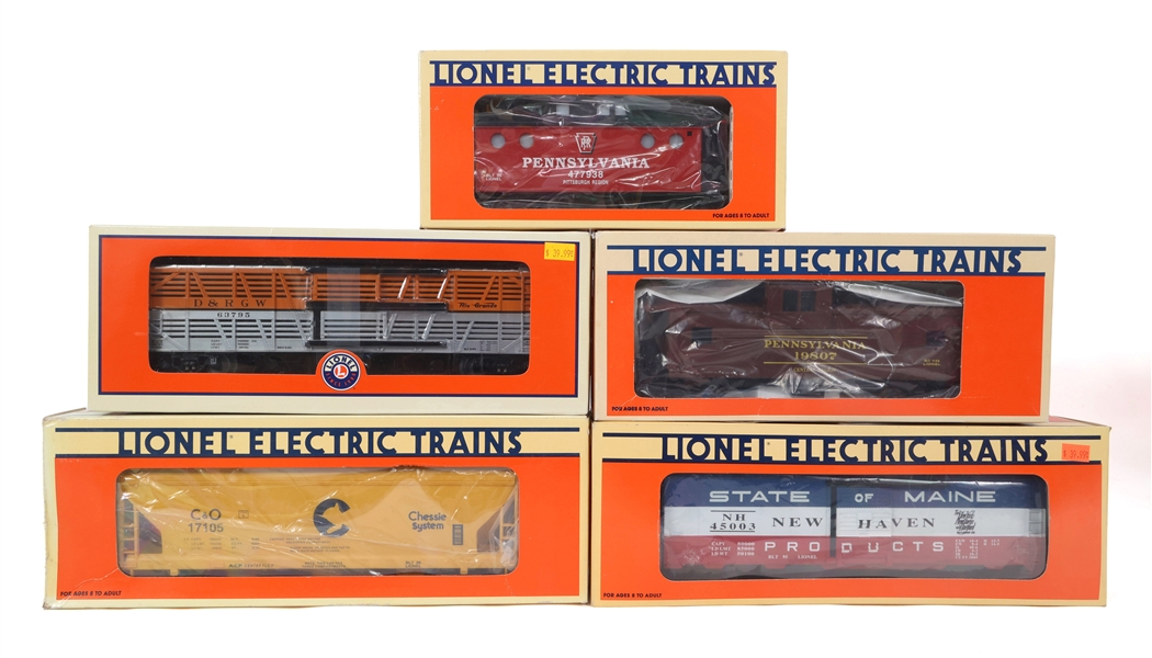 LIONEL O GAUGE TRAIN CARS - LOT OF 5