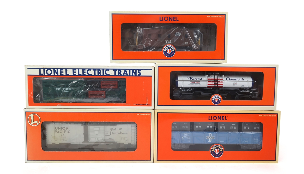 LIONEL O GAUGE TRAIN CARS - LOT OF 5