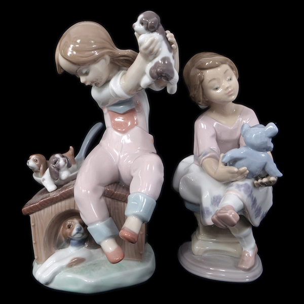 LLADRO PORCELAIN FIGURINES - LOT OF 2