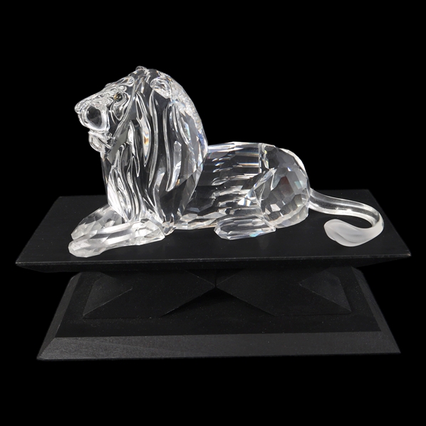 SWAROVSKI CRYSTAL 1995 LION FIGURINE WITH BOX