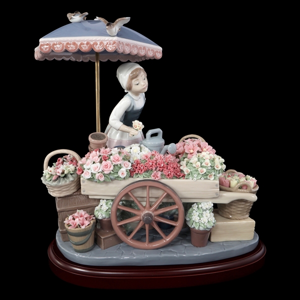 LLADRO PORCELAIN FIGURINE "FLOWERS OF THE SEASON"