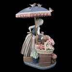 LLADRO PORCELAIN FIGURINE FLOWERS OF THE SEASON