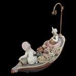LLADRO PORCELAIN FIGURINE FLOWERS FOREVER