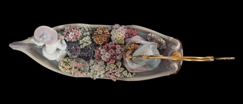 LLADRO PORCELAIN FIGURINE FLOWERS FOREVER