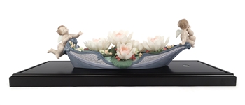 LLADRO PORCELAIN FIGURINE FLORAL ENCHANTMENT