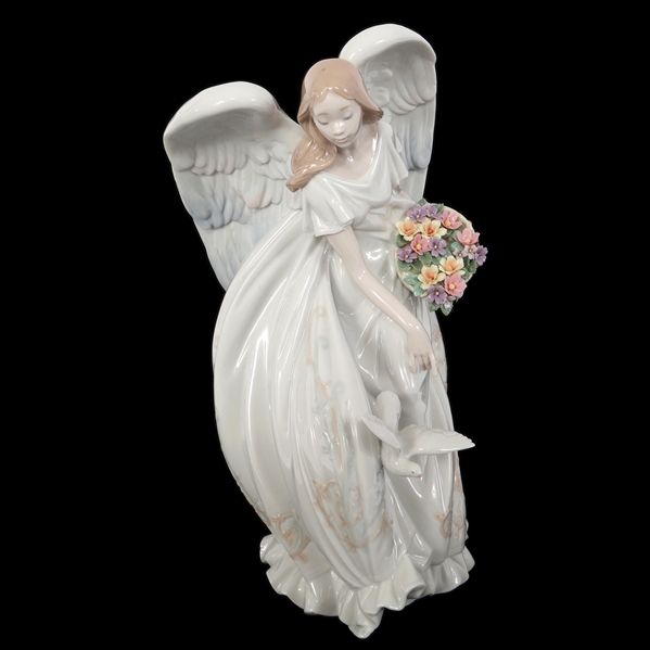 LLADRO PORCELAIN FIGURINE "FLOWERS OF PEACE"