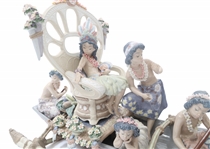 LLADRO PORCELAIN FIGURINE HAWAIIAN CEREMONY