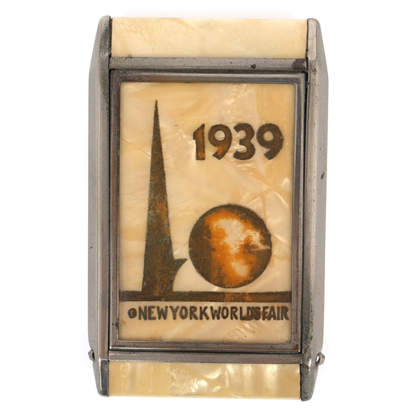 NEW YORK WORLDS FAIR 1939 BAKELITE & TIN COMPACT