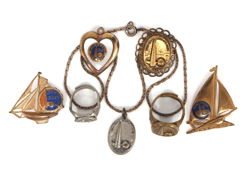 NEW YORK WORLDS FAIR 1939 SOUVENIR COSTUME JEWELRY