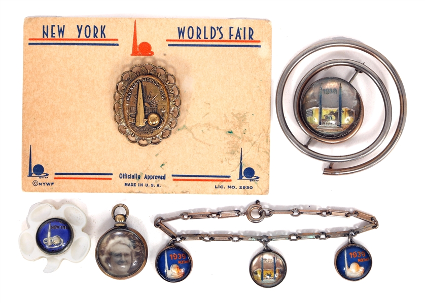NEW YORK WORLDS FAIR 1939 SOUVENIR JEWELRY 