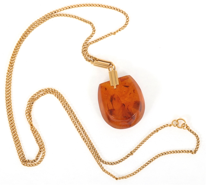 18K YELLOW GOLD CURB-LINK CHAIN WITH AMBER PENDANT