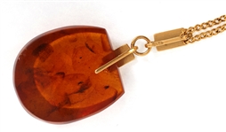 18K YELLOW GOLD CURB-LINK CHAIN WITH AMBER PENDANT