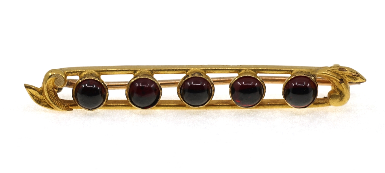 14K YELLOW GOLD CABOCHON GARNET BROOCH