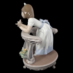 LLADRO PORCELAIN FIGURINE MORNING SONG
