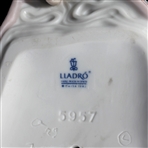 LLADRO PORCELAIN FIGURINES - LOT OF 2